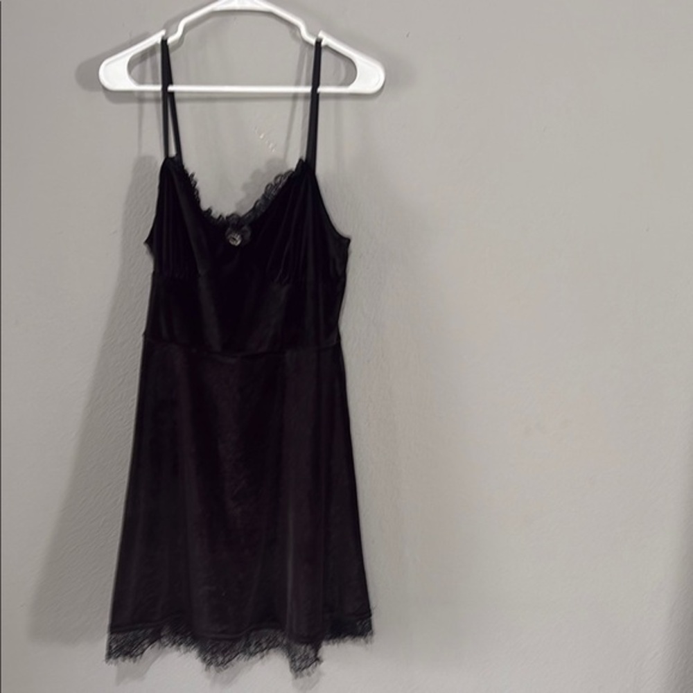 Gothic witchy babydoll Elegant Black Midi velvet  Dress with Lace Details